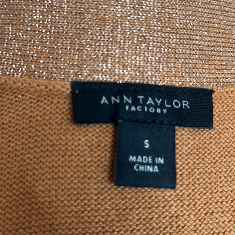 Ann Taylor Cardigan - Picture 3 of 6
